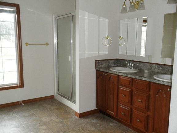 5th image of 1401 Lakeview Dr