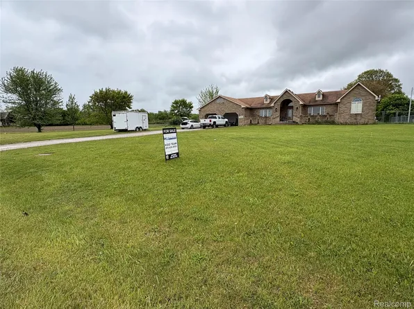 3351 Reid Rd, Swartz Creek, MI 48473