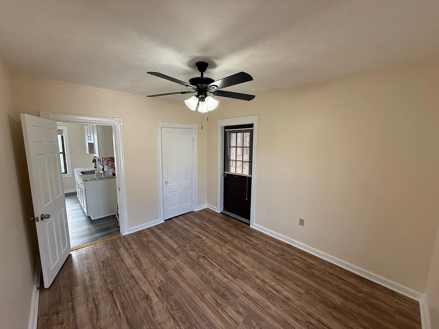 28 Harris Street - 2 — Photo 2