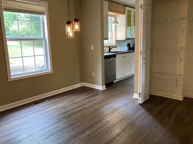 206 Spring Vine Dr — Photo 5