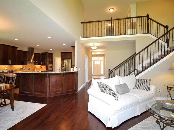 2nd image of 9667 Persimmon Pl