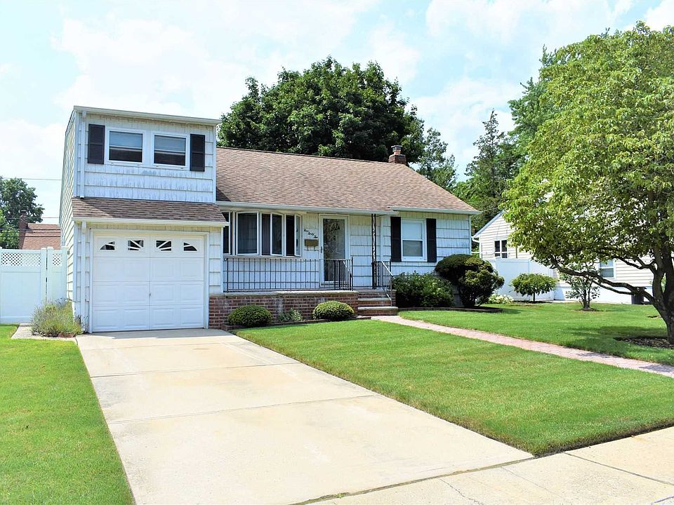 1st image of 542 Heathcliff Dr
