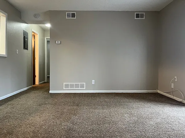 Tiblow Village Apartments — Photo 6