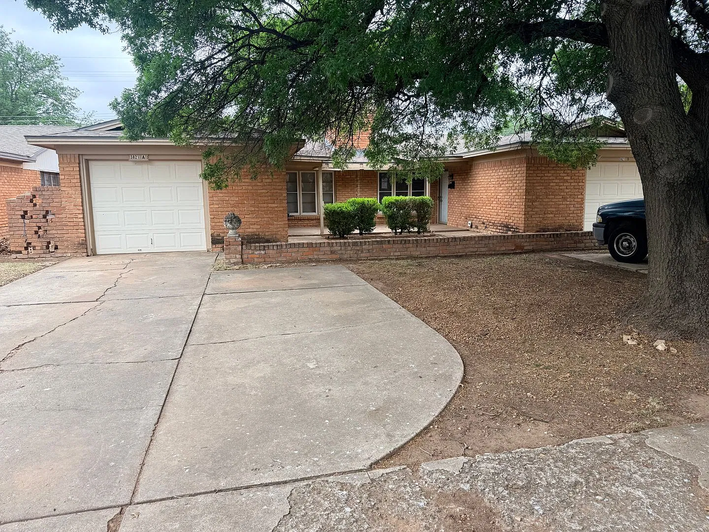 3821 51 — Photo 1