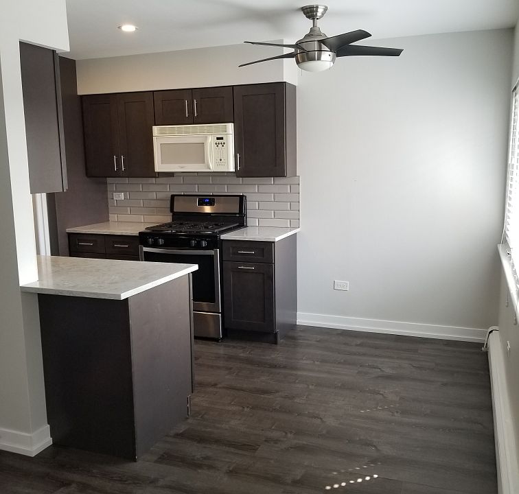 dinning area with kitchen