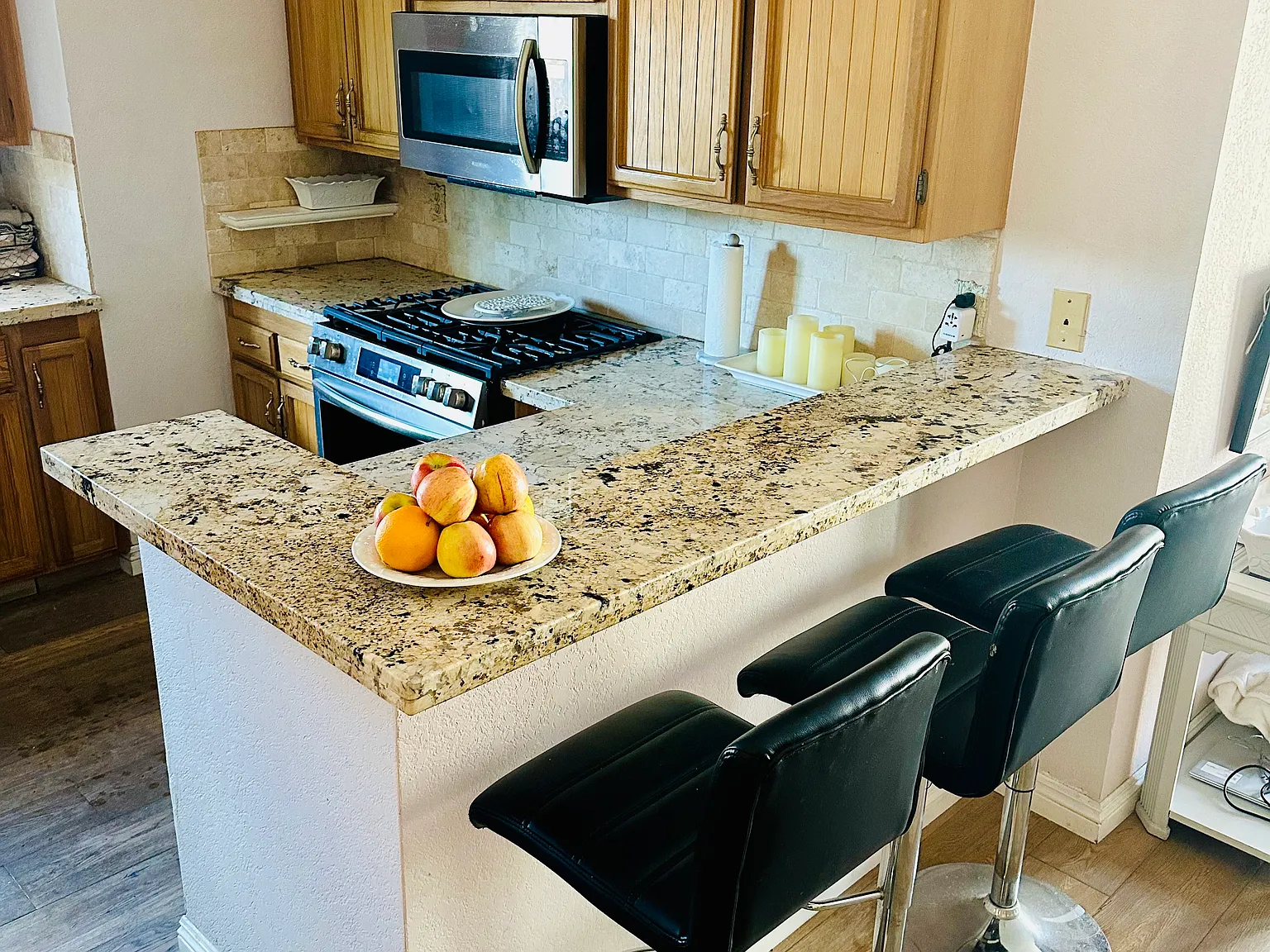 3 bed, 1300 sqft, $1,500 — Photo 3