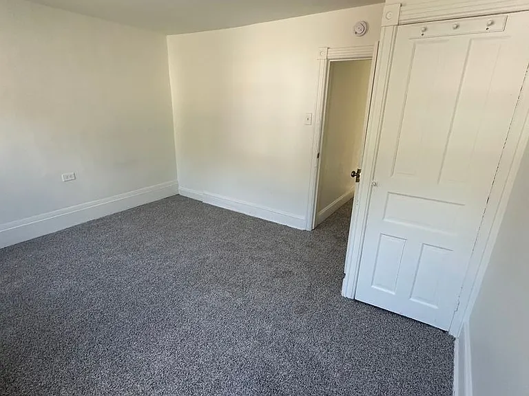 420 Valley Rd — Photo 6