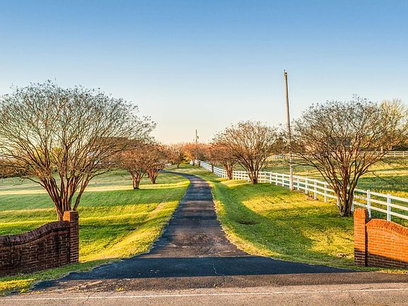 5th image of 62 Mill Creek Dr