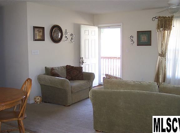 3rd image of 5881 Sparrow Dr