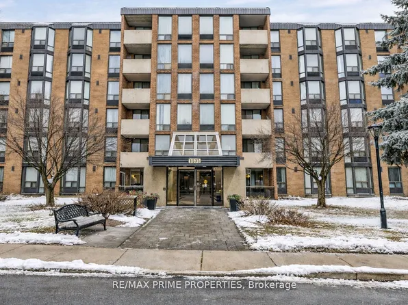 1535 Diefenbaker Ct #302, Pickering, ON L1V 3W2