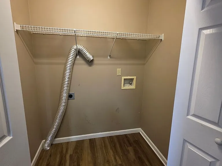 1012 Willow Creek Cir — Photo 15