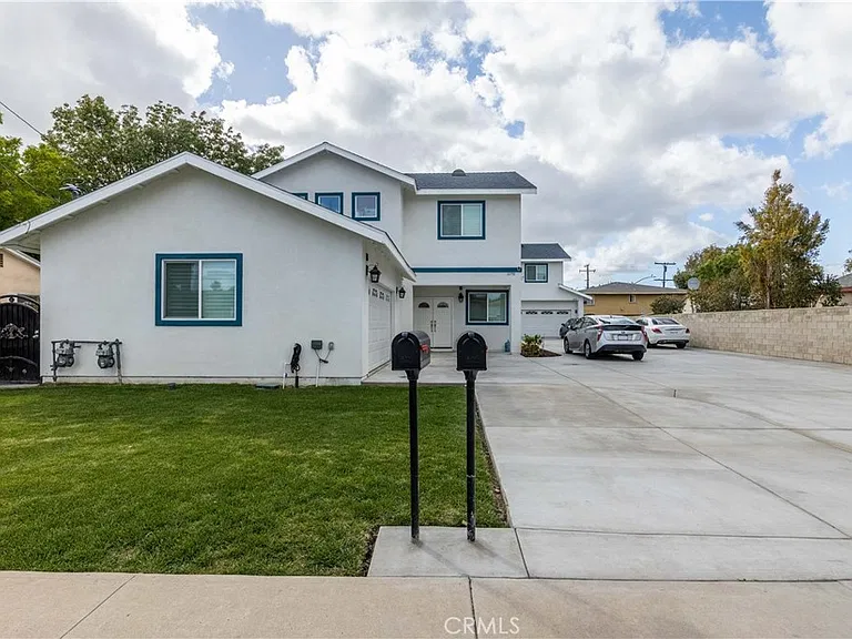 12751 Hazel Ave — Photo 2