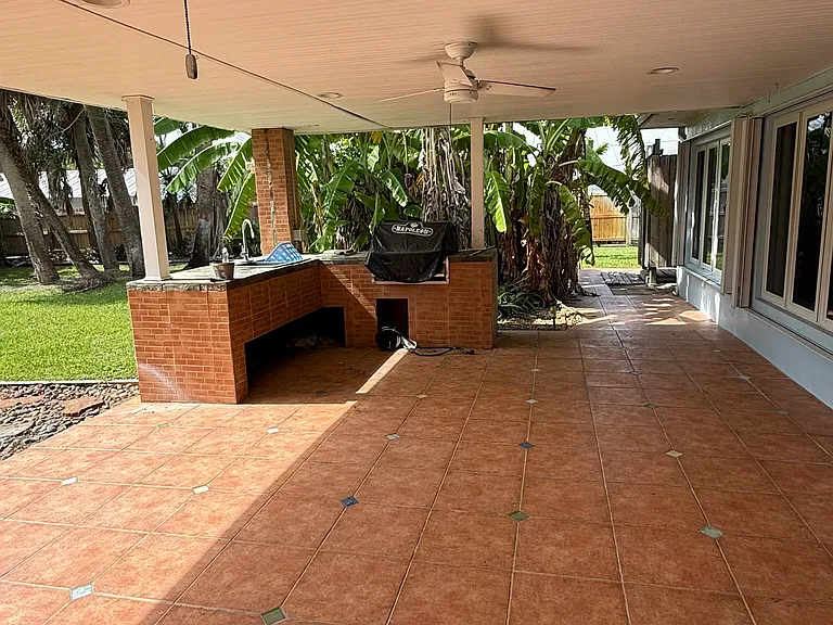 2503 N Ocean Dr — Photo 17