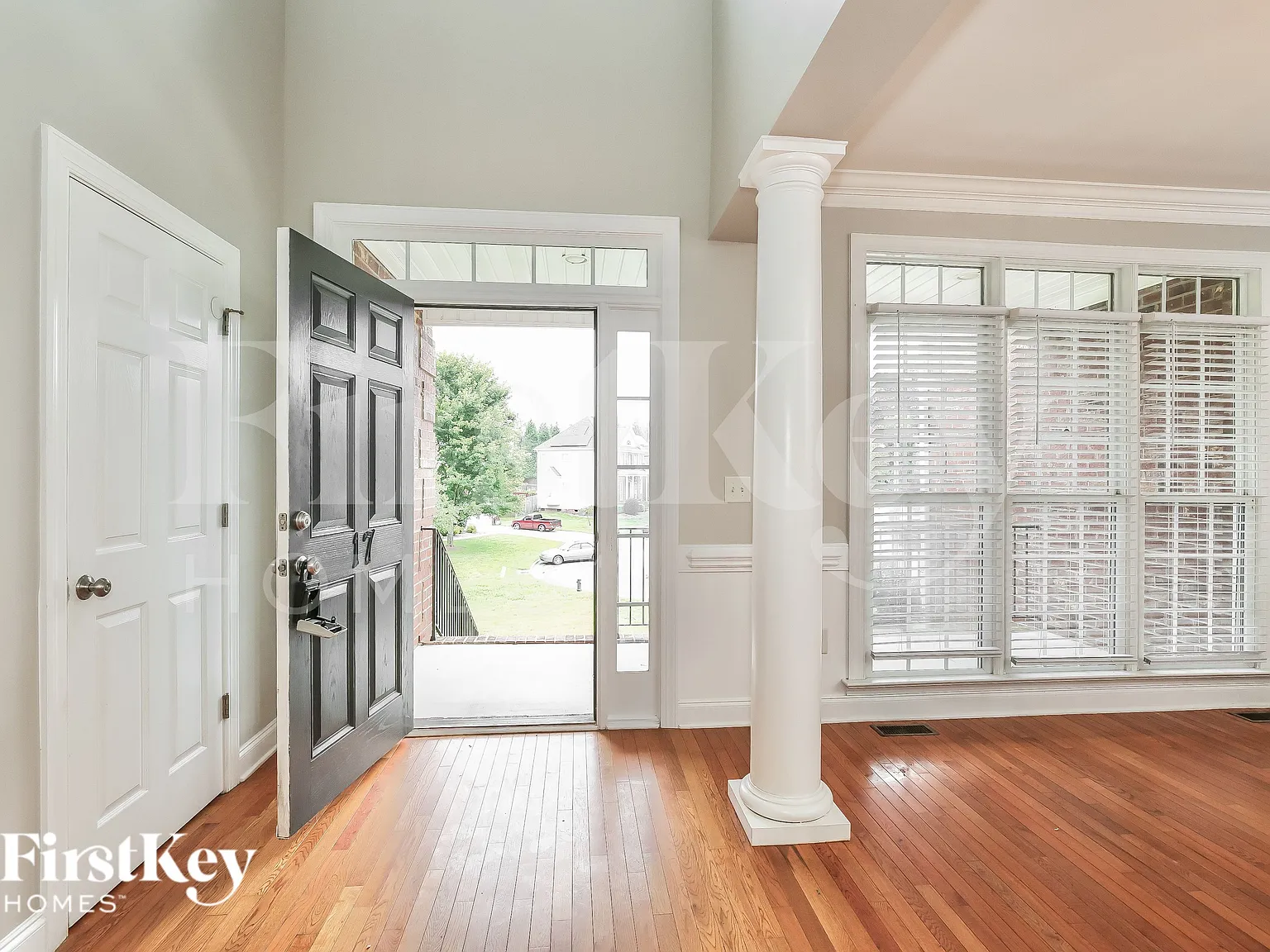 3 bed, 2.5 bath, 2390 sqft, $3,010 — Photo 3
