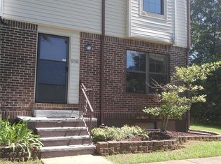 9736 Raintree Village Dr, Hillsboro, MO 63050