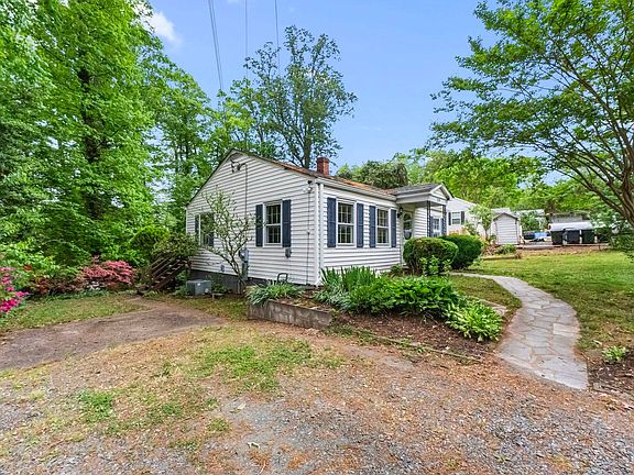 3rd image of 119 W Park Dr