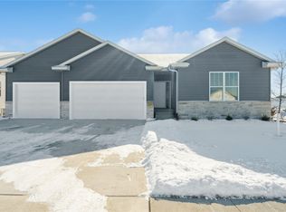1359 Cedar Springs Dr, Marion, IA 52302