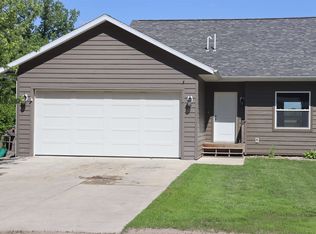604 Q Ave #B, Milford, IA 51351