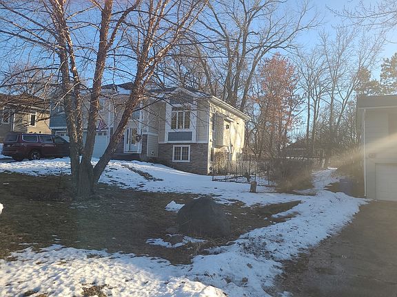 3rd image of 633 Burlington Rd