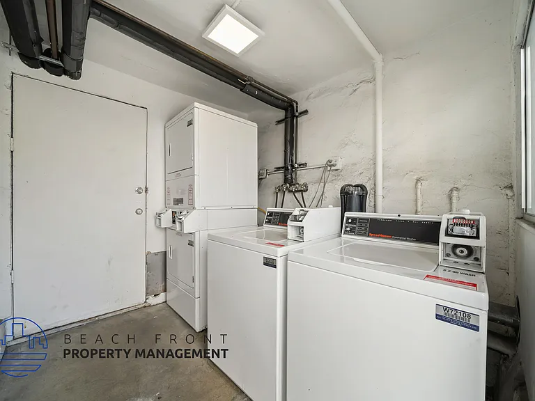 254 S Normandie Ave — Photo 18