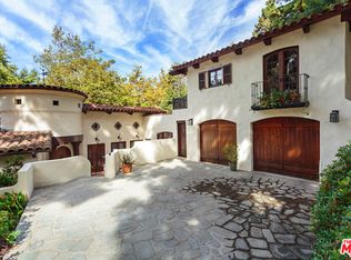 779 Latimer Rd, Santa Monica, CA 90402