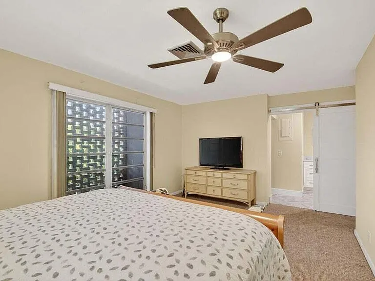 324 Orange Tree Dr #5 — Photo 7