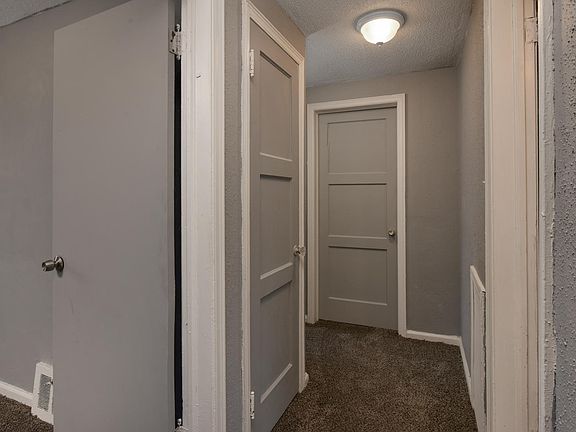 4th image of 10434 Merlin St