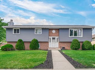 1011 Arrowhead Dr, Dyer, IN 46311