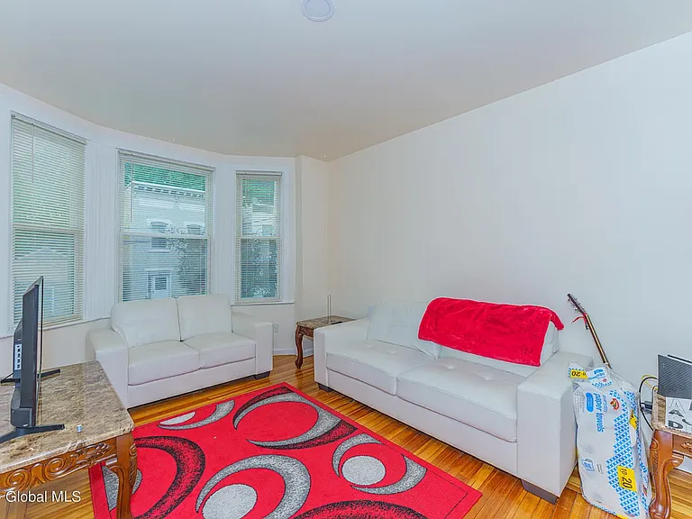 285 10th St #1 — Photo 5