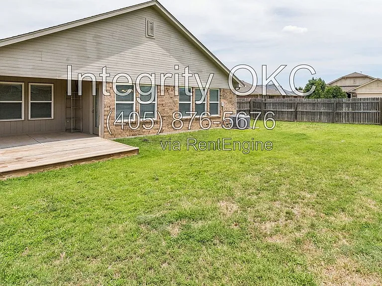 2800 NW 184th St — Photo 34