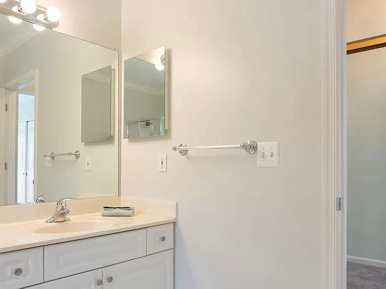 7000 Falls Reach Dr #102 — Photo 38