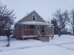 823 5th Ave NE, Devils Lake, ND 58301