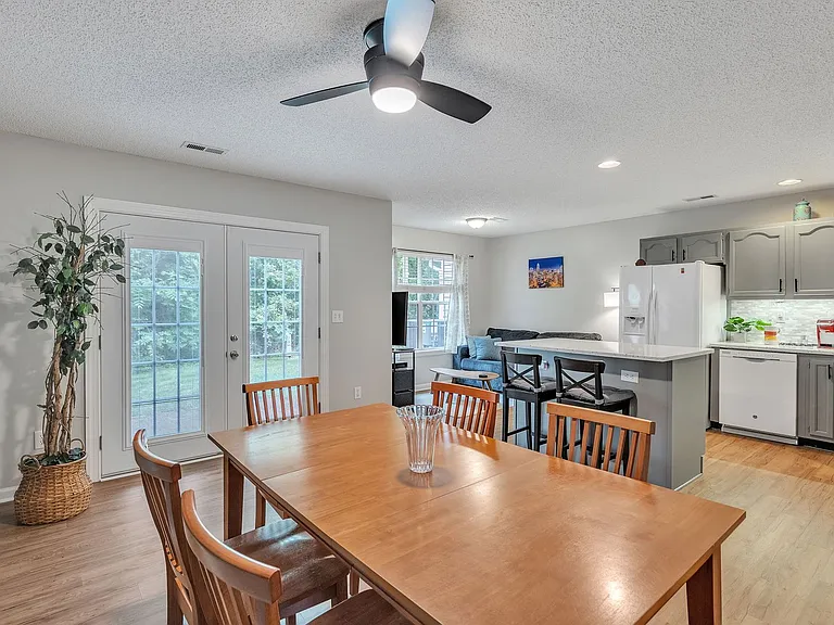 5906 Prescott Ct — Photo 4