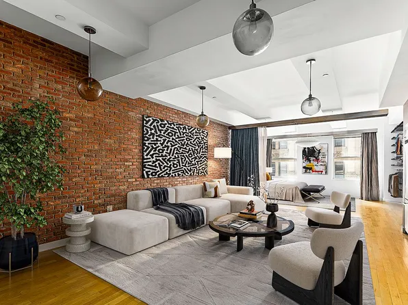 15 Broad St APT 2028, New York, NY 10005