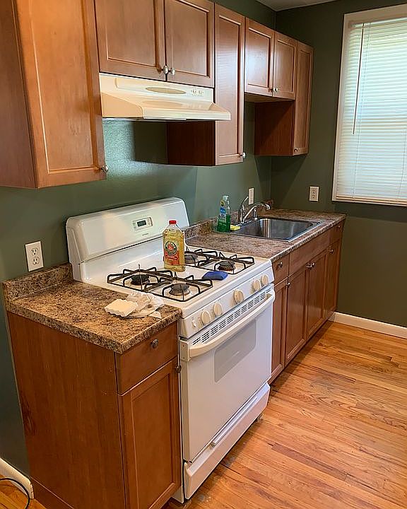 1st image of 17 Alden Ave