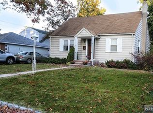 23 Oak St, Dumont, NJ 07628