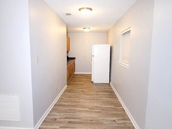 3rd image of 1516 Highland Ave APT B