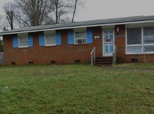 1300 Squirrel Hill Rd, Charlotte, NC 28213