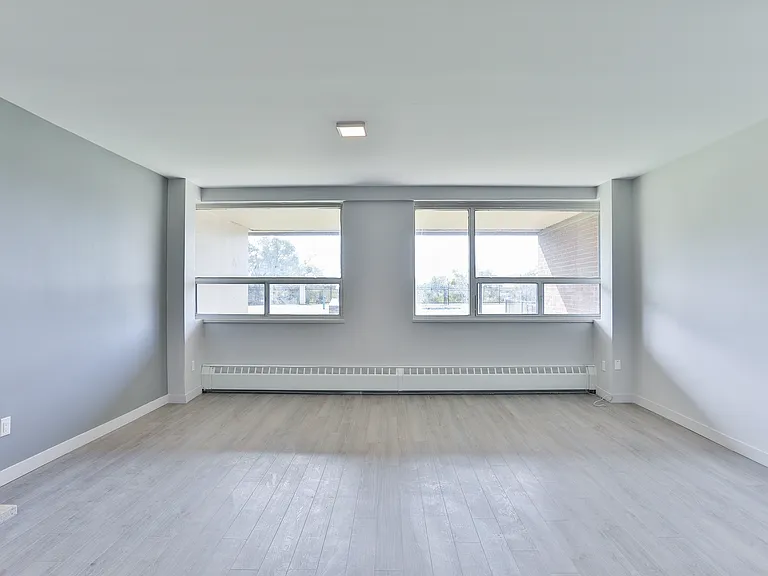 160 Chalkfarm Dr — Photo 4