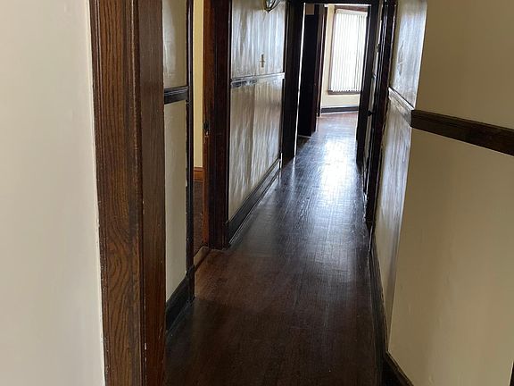 3rd image of 6223 S Eberhart Ave Unit 2