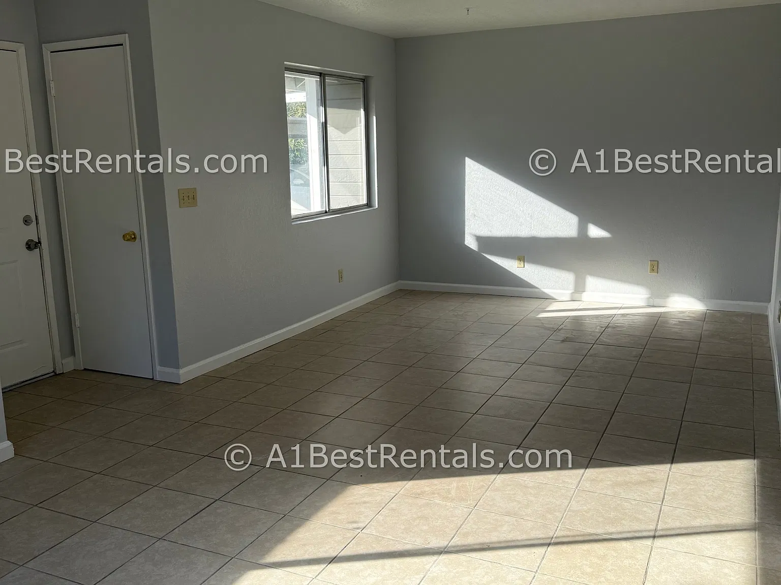 205 E Fairmont Ave — Photo 3