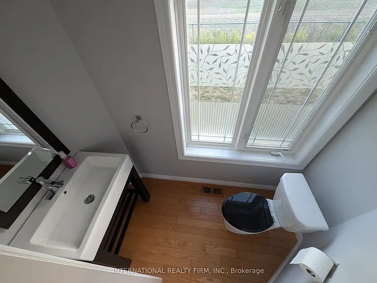 69 Periwinkle Dr — Photo 9