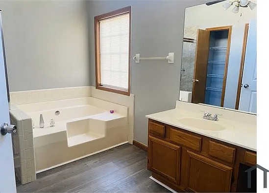 695 Paris Dr — Photo 13