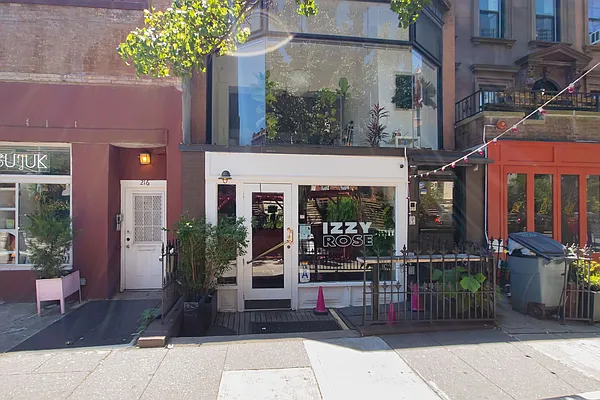 Rented by Daniel Gale Sotheby's International Realty | media 34