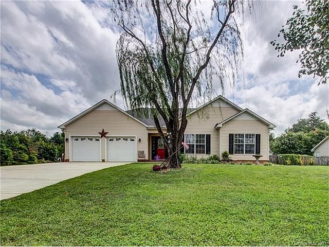 1st image of 103 Park Vista Dr