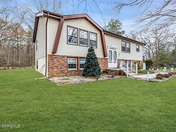 2nd image of 807 Monmouth Road