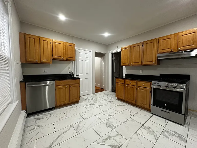 22 Howell St #2 — Photo 3