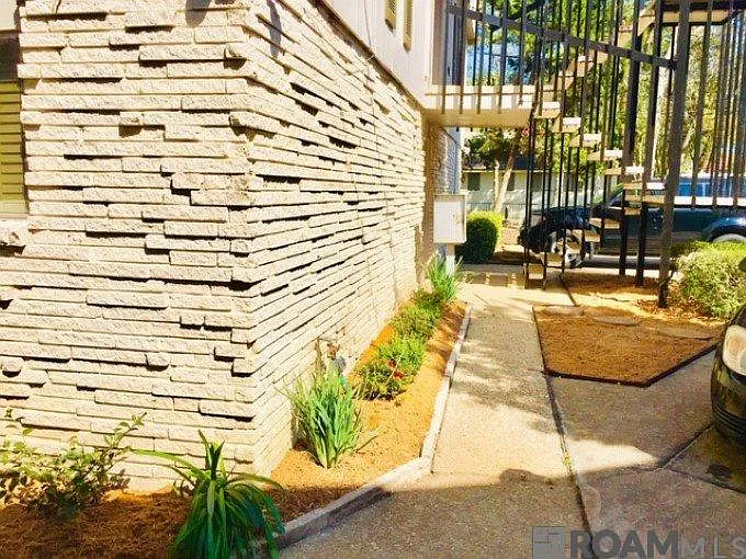 561 E State St #2 — Photo 5