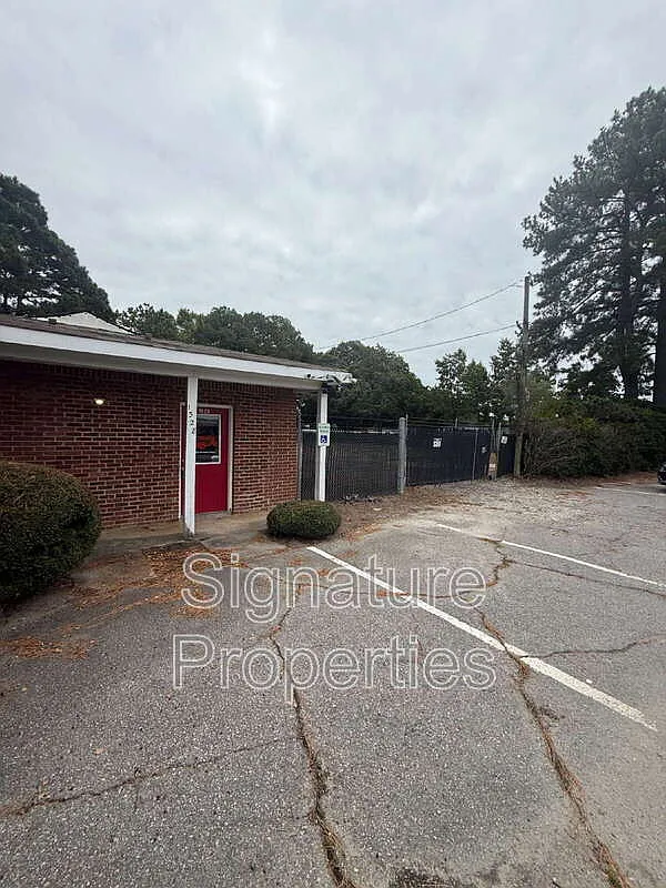 Studio, 1.0 bath, 945 sqft, $2,100 — Photo 3