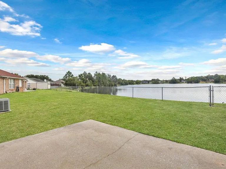 138 Wayfair Ln — Photo 32